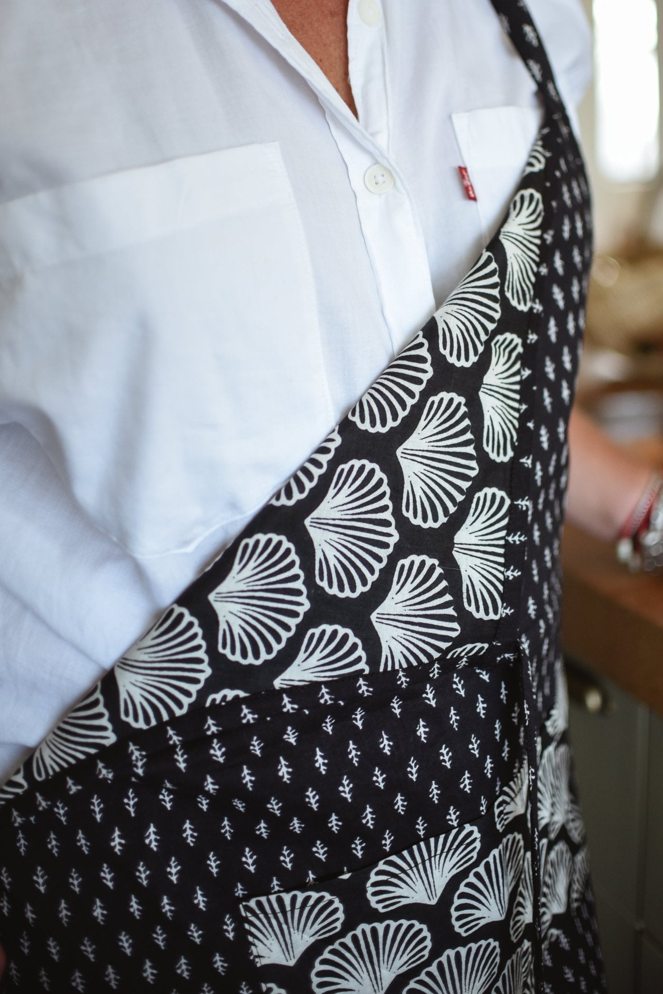 Noir Cafe Apron - Gawjus New Zealand